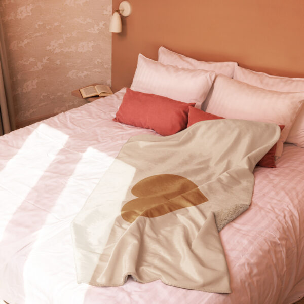 Blanket Sherpa - Big Golden Heart - Image 4
